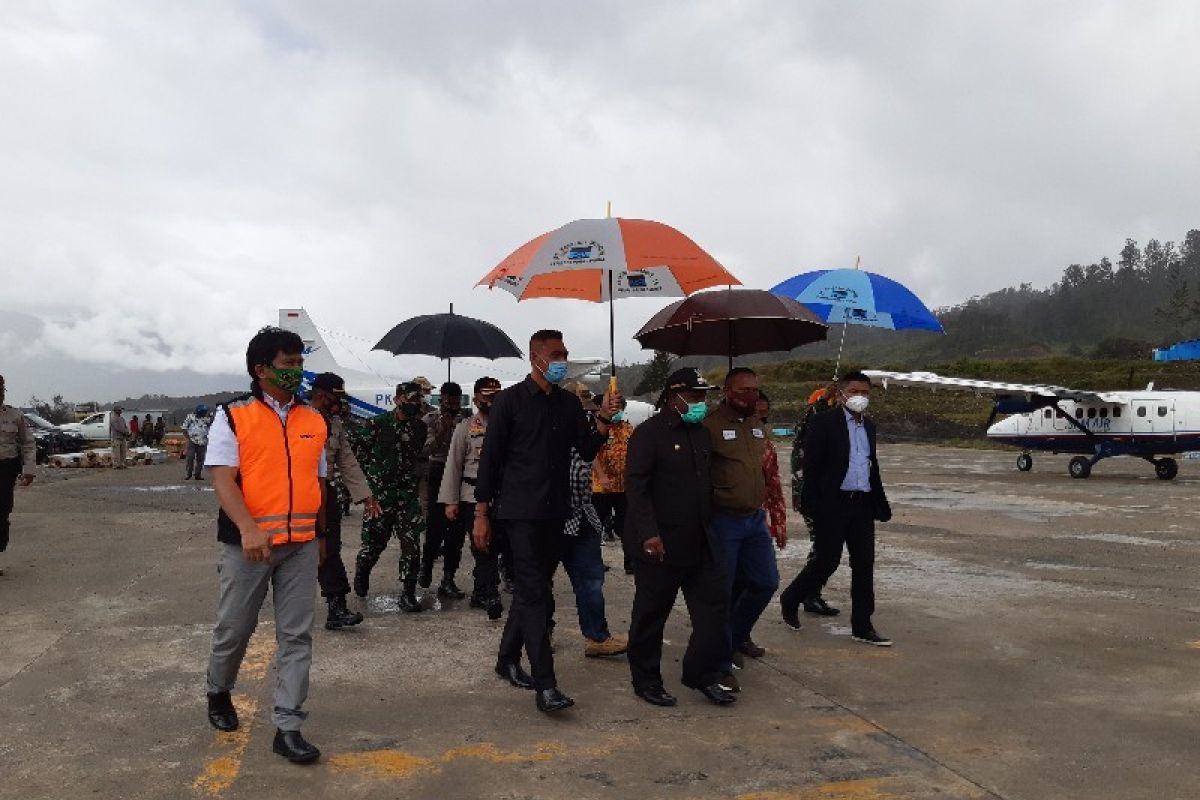 Komisi I DPR RI kunjungi Kabupaten Puncak cek pembangunan akses komunikasi