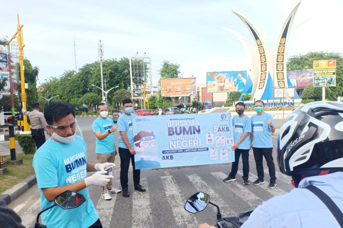 Sosialisasi AKB, FKBUMN bagikan masker di Banda Aceh
