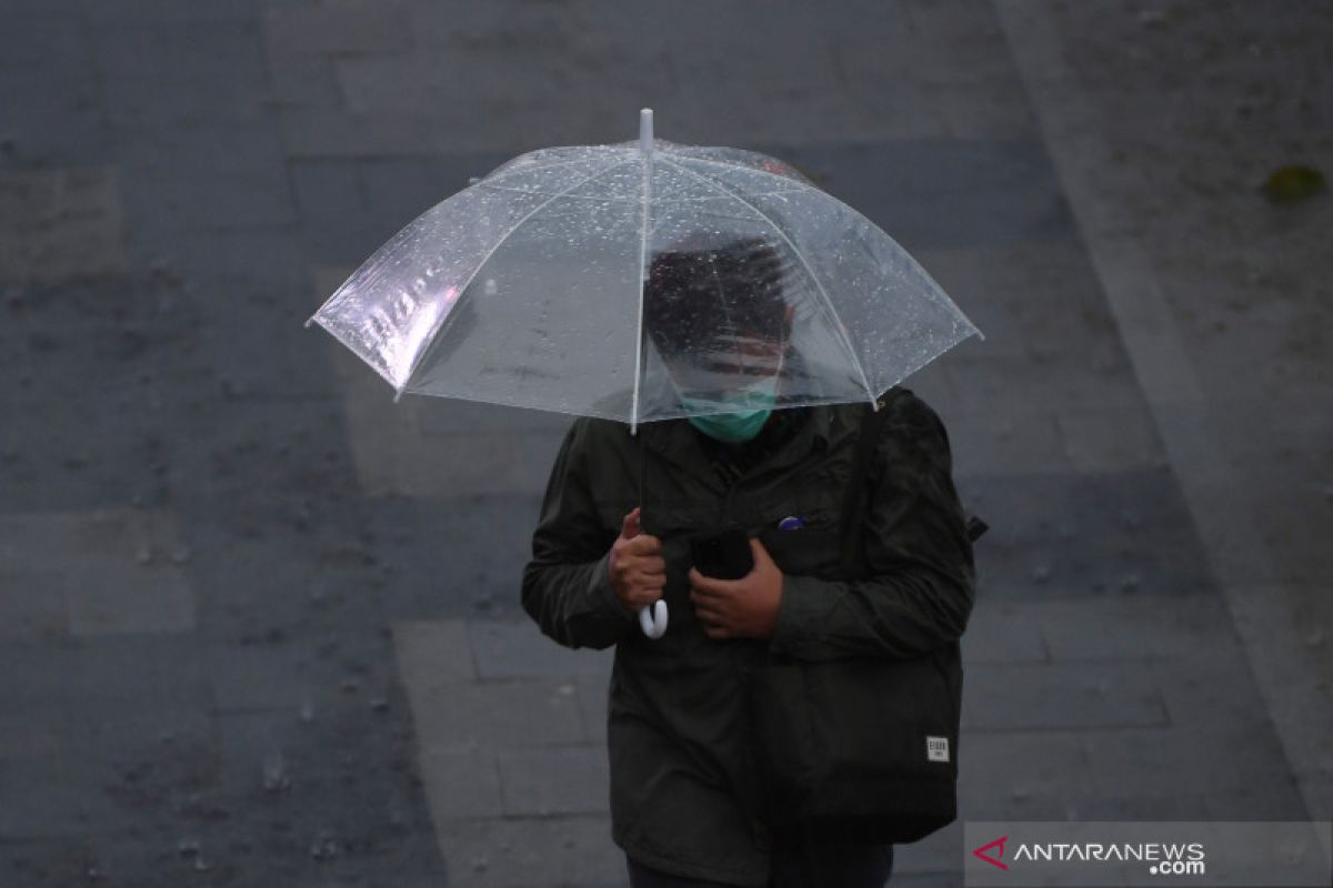 Hujan diperkirakan guyur beberapa wilayah di Jakarta