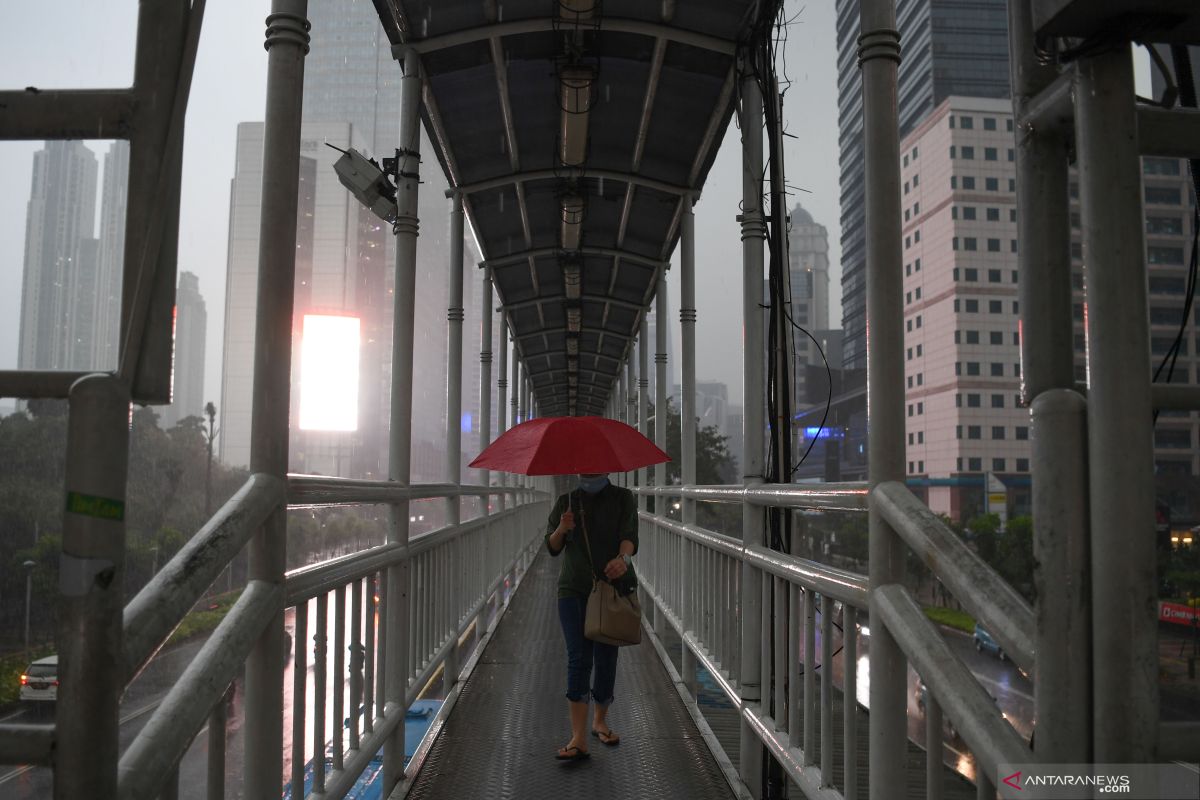 Sabtu, semua wilayah Jakarta diguyur hujan