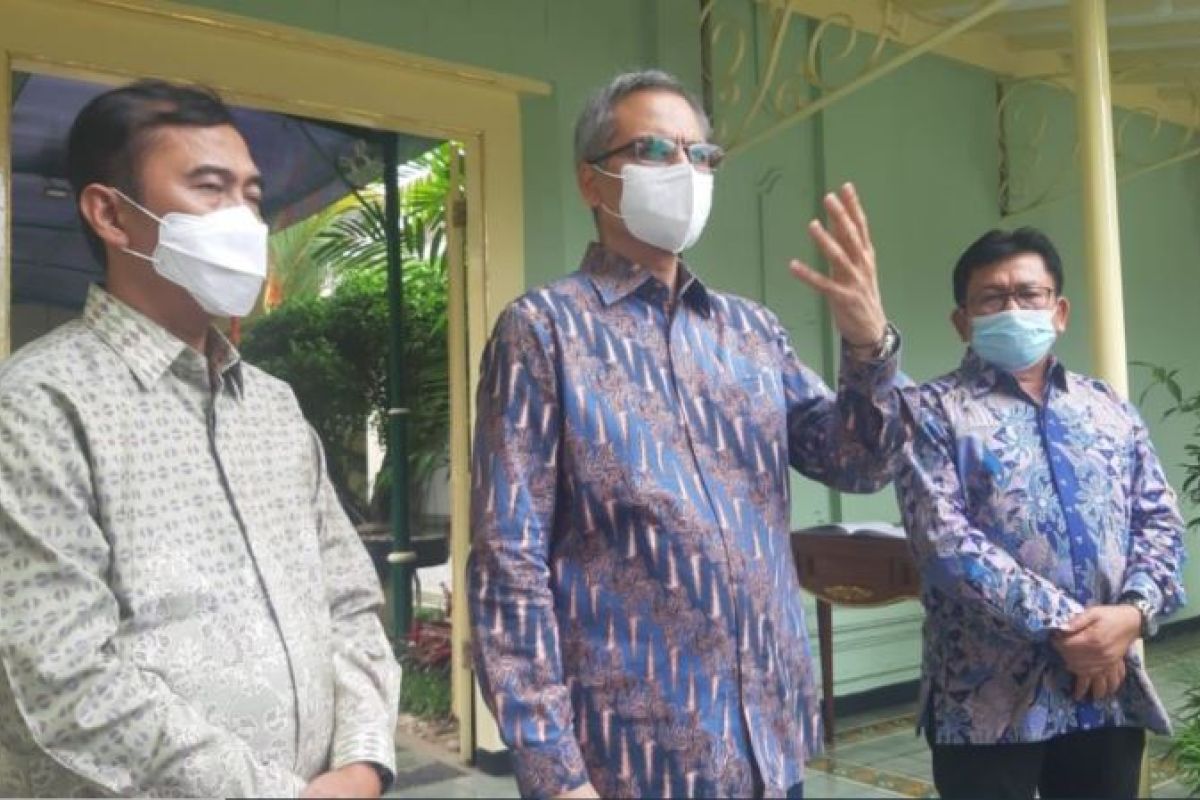 Astra Financial menyerahkan bantuan ventilator kepada Pemda DIY