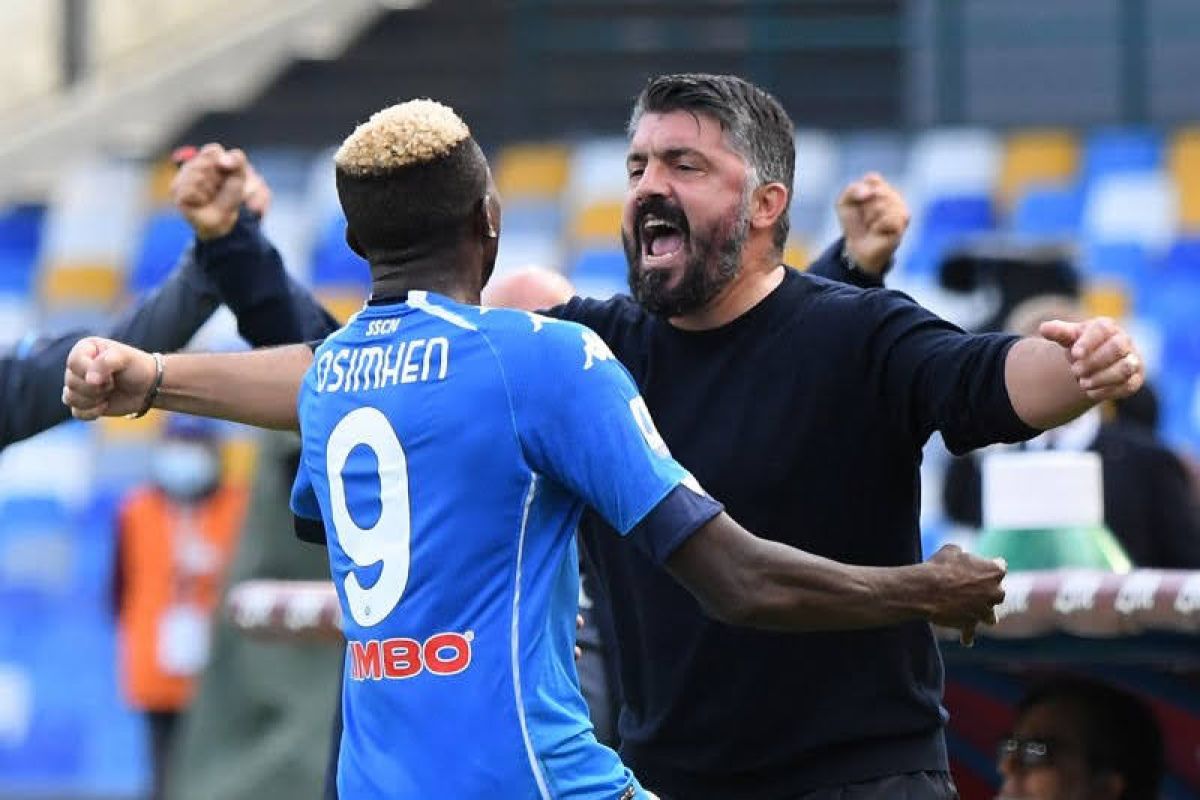 Napoli tampil gemilang di babak pertama untuk menang 4-1 lawan Atalanta
