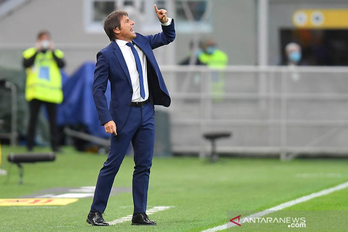 Tidak terima timnya kalah, Antonio Conte sebut AC Milan beruntung