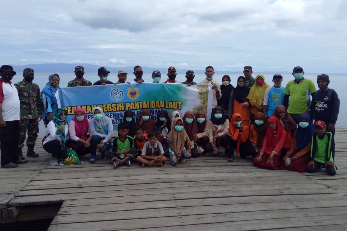DKP Halmahera Tengah galakkan gerakan bersih pantai dan laut
