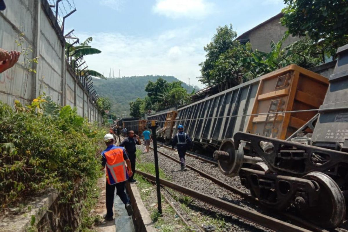 KAI tuntut pemilik dan pengemudi truk tabrak KA Babaranjang