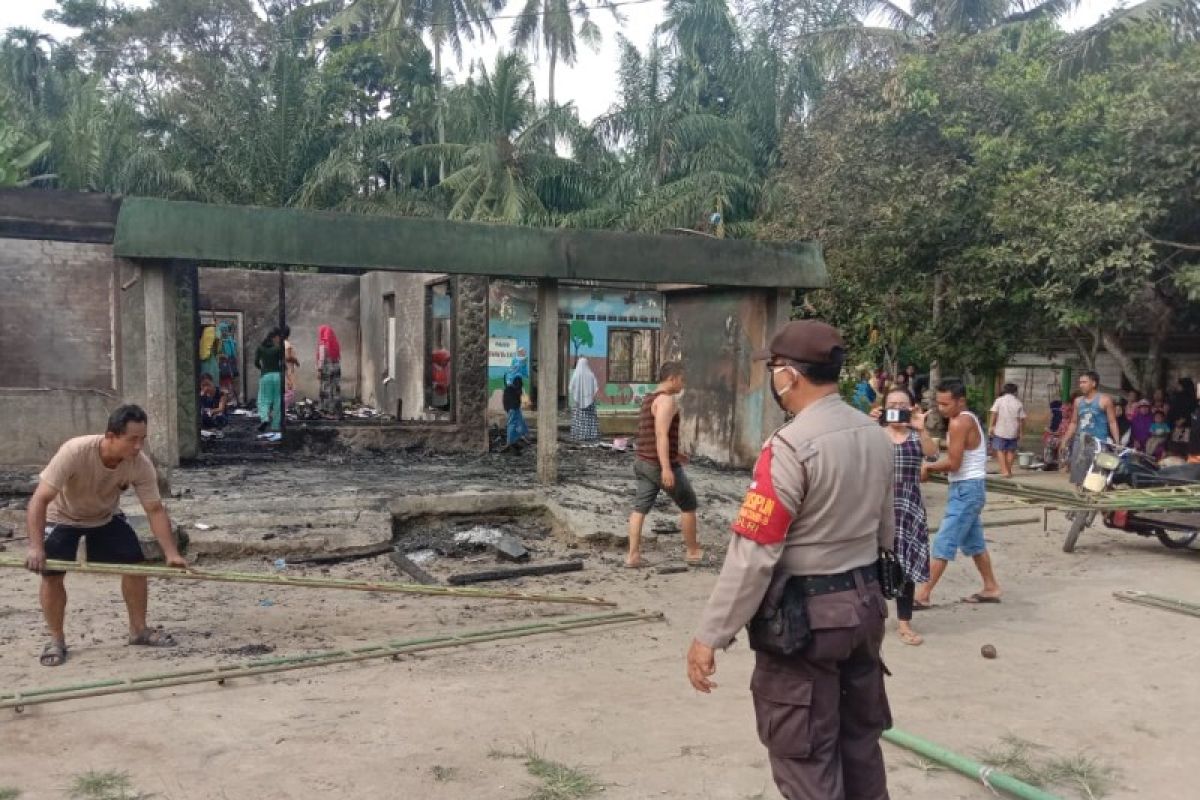 Rumah dan sekolah PAUD di Simalungun terbakar