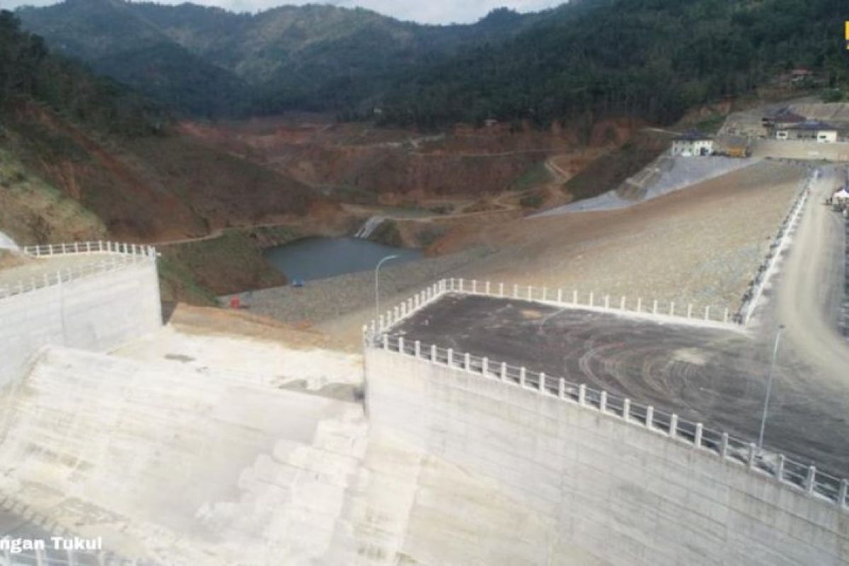 Ministry targets to complete four dams construction in December