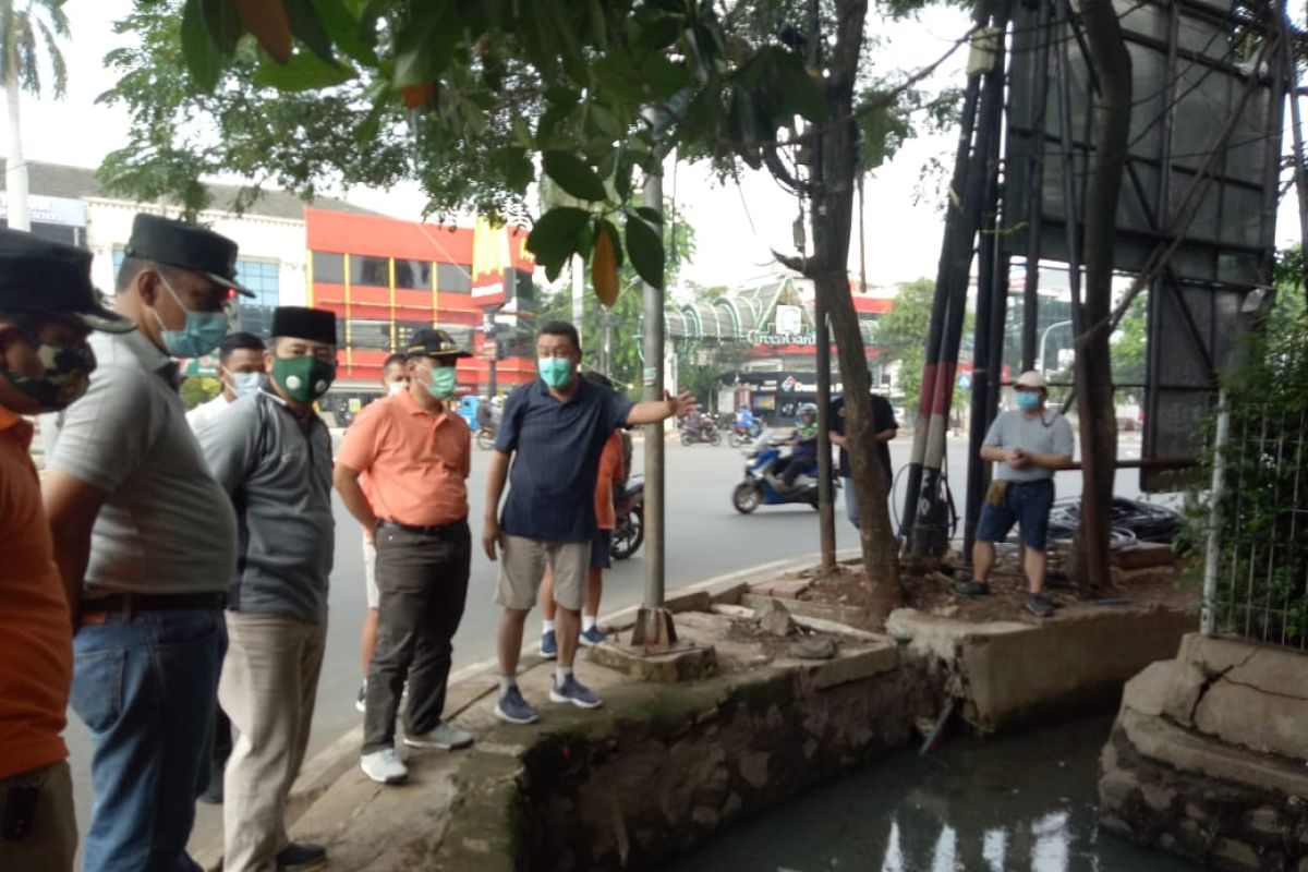 Pemkot Jakbar siapkan kolakan atasi banjir Jalan Green Garden