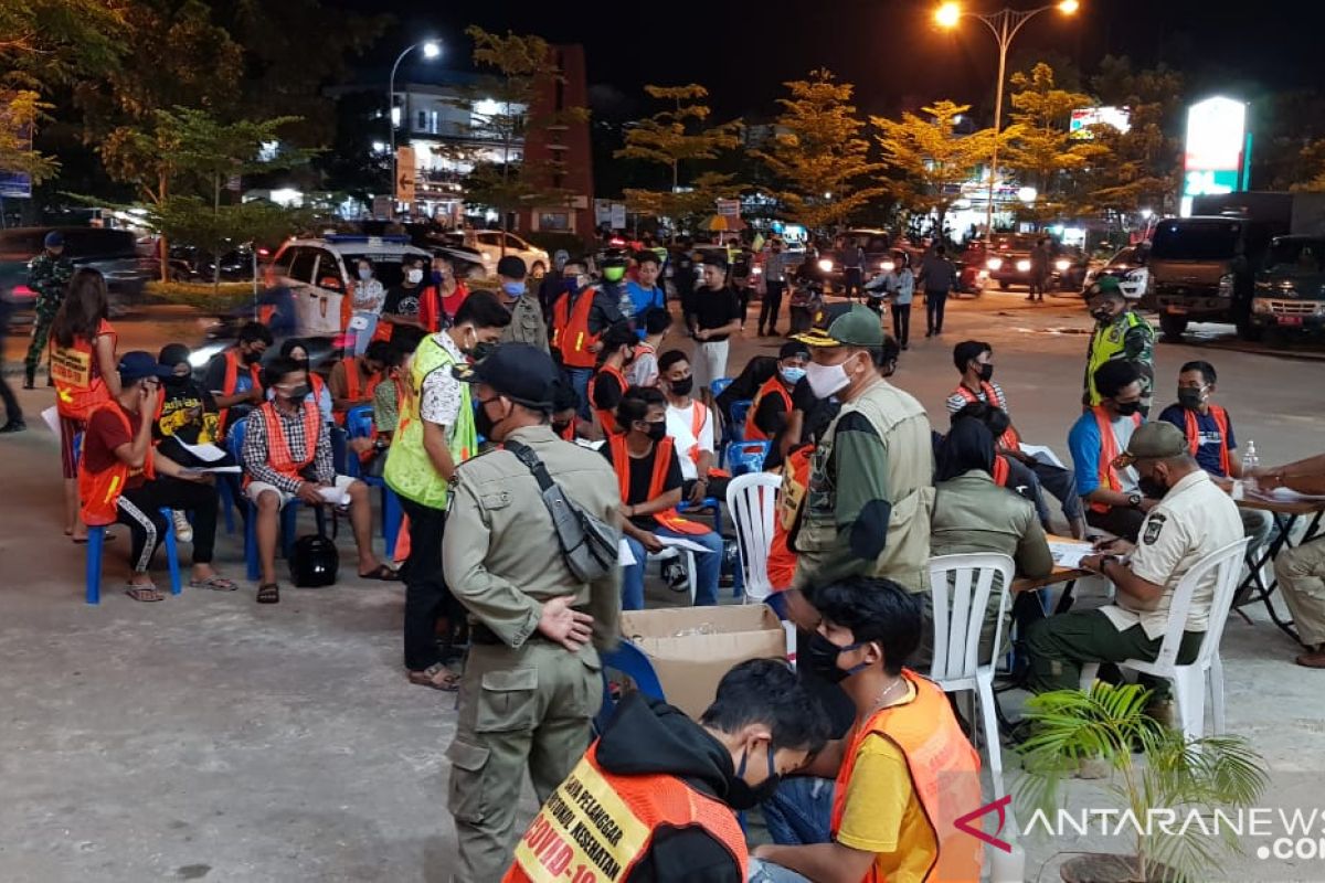 Pelanggar protokol kesehatan di Batam wajib tes cepat