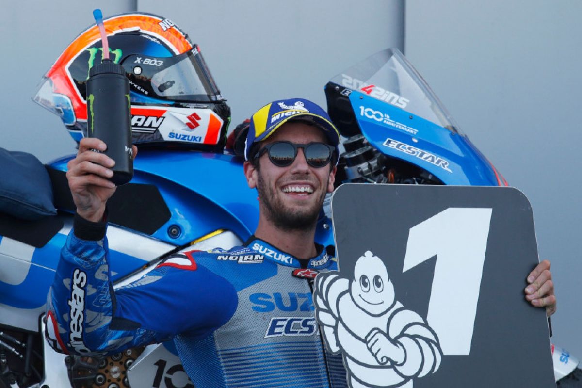 Pebalap Suzuki Alex Rins tahan gempuran Marquez untuk juarai GP Aragon