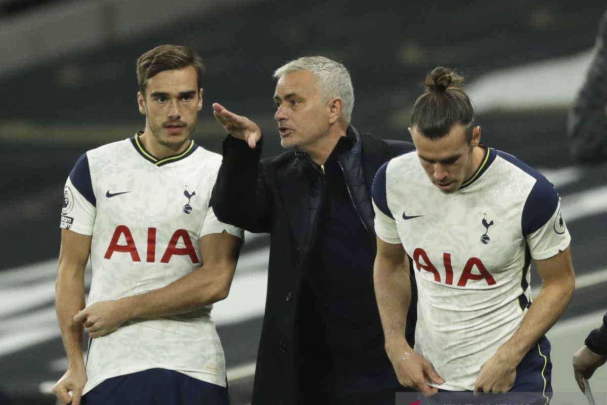 Ditahan imbang West Ham, Jose Mourinho sebut pemain Spurs lemah mental