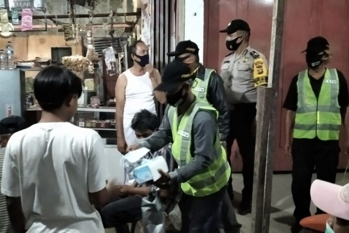 Forum Polisi Masyarakat Kelurahan Dumai patroli dorong kepatuhan Protkes COVID-19