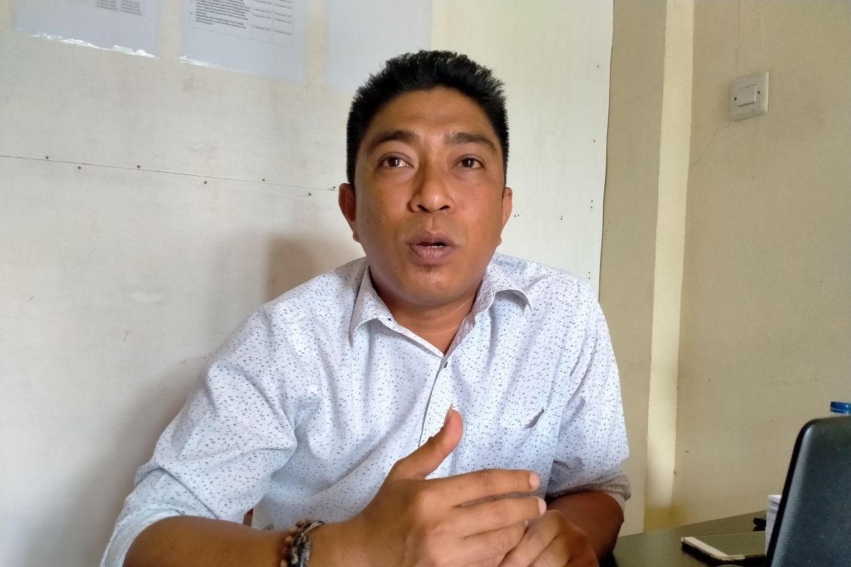 Bawaslu Parimo belum terima laporan pencopotan APK cagub Sulteng