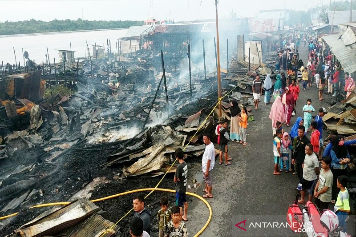 Pasar Sejumput Sampit terbakar, warga bercebur ke sungai selamatkan diri