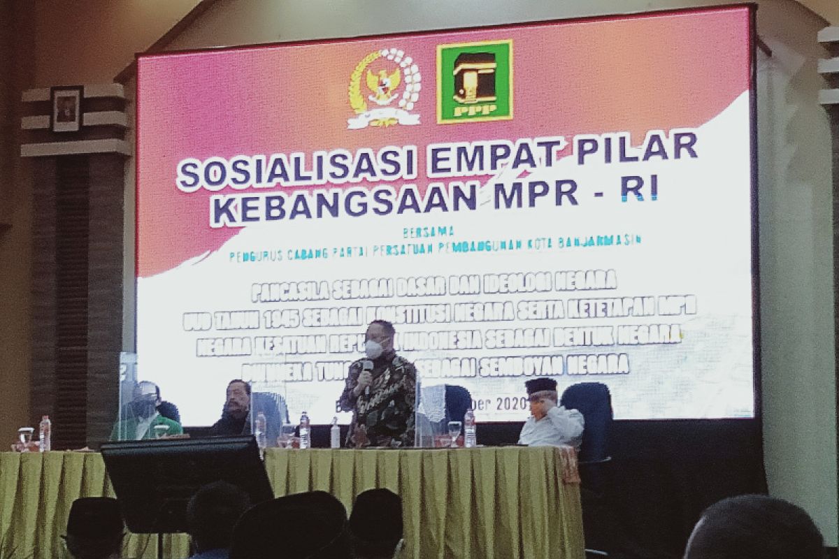 Anggota MPR RI Syaifullah Tamliha sosialisasi empat pilar kebangsaan di Banjarmasin