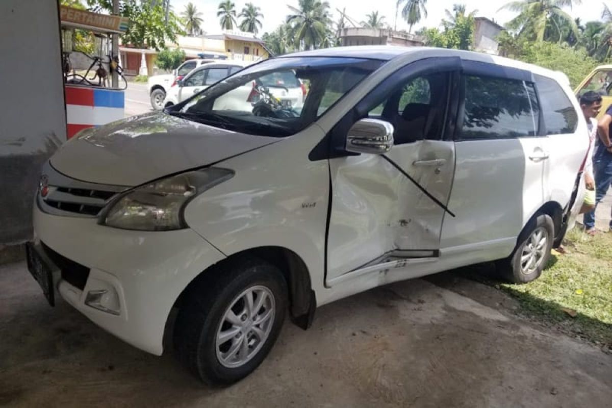 Dua pemuda luka-luka usai menabrak Avanza di Aceh Timur