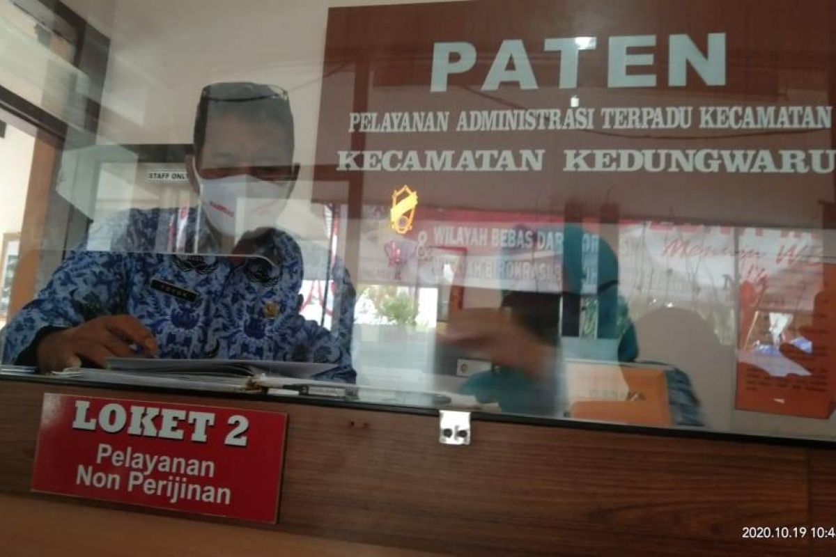 Usai isolasi total, kantor kecamatan di Tulungagung-Jatim dibuka lagi