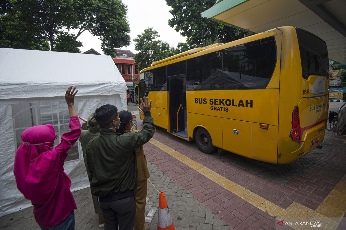 Kemarin, guru intoleran sampai pasien sembuh COVID-19 tembus rekor