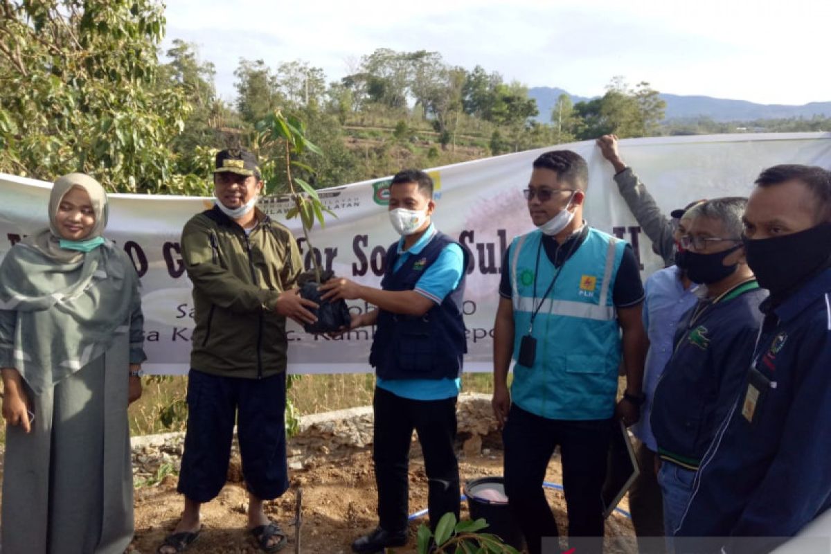 Peduli lingkungan, PLN salurkan bantuan 500 bibit pohon di Jeneponto