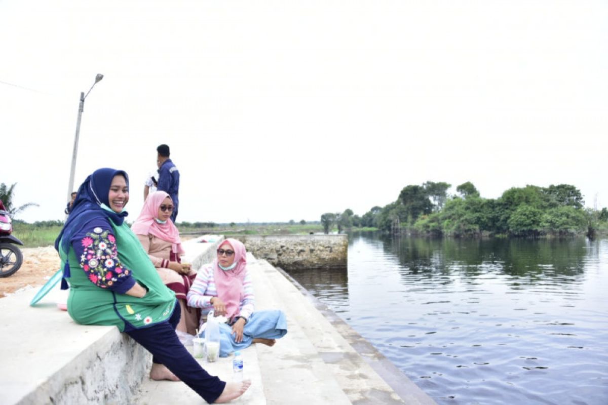 Perkenalkan wisata baru, Cabup Kasmarni datangi Sungai Batang Mandau