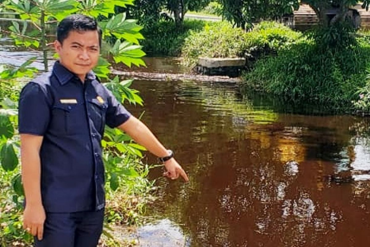 Legislator Kotim ingatkan pemkab segera normalisasi anak sungai