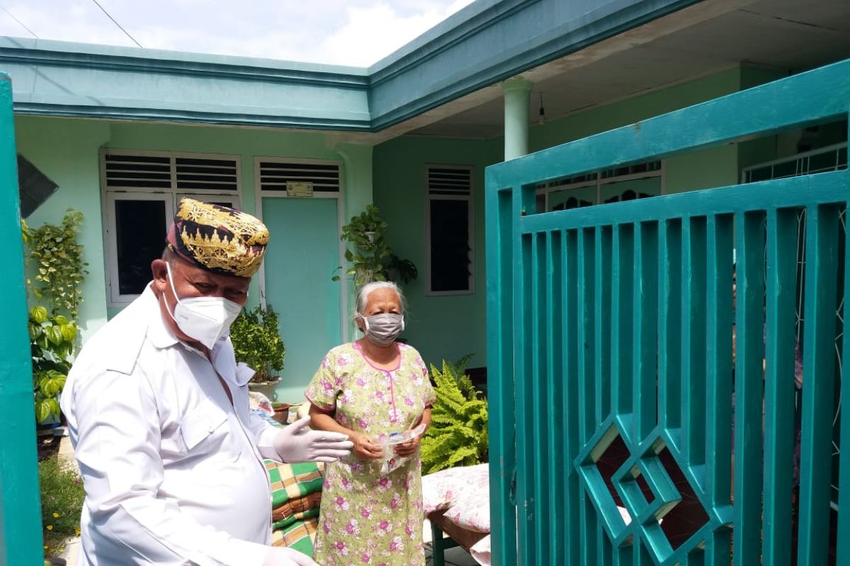 Pasangan 'Yutuber' kampanye "door to door"