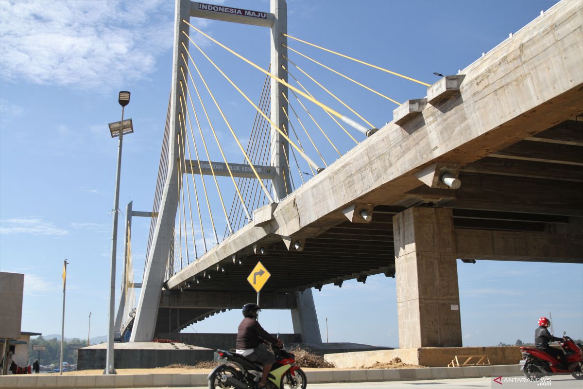 Presiden Jokowi: Jembatan Teluk Kendari tingkatkan konektivitas warga