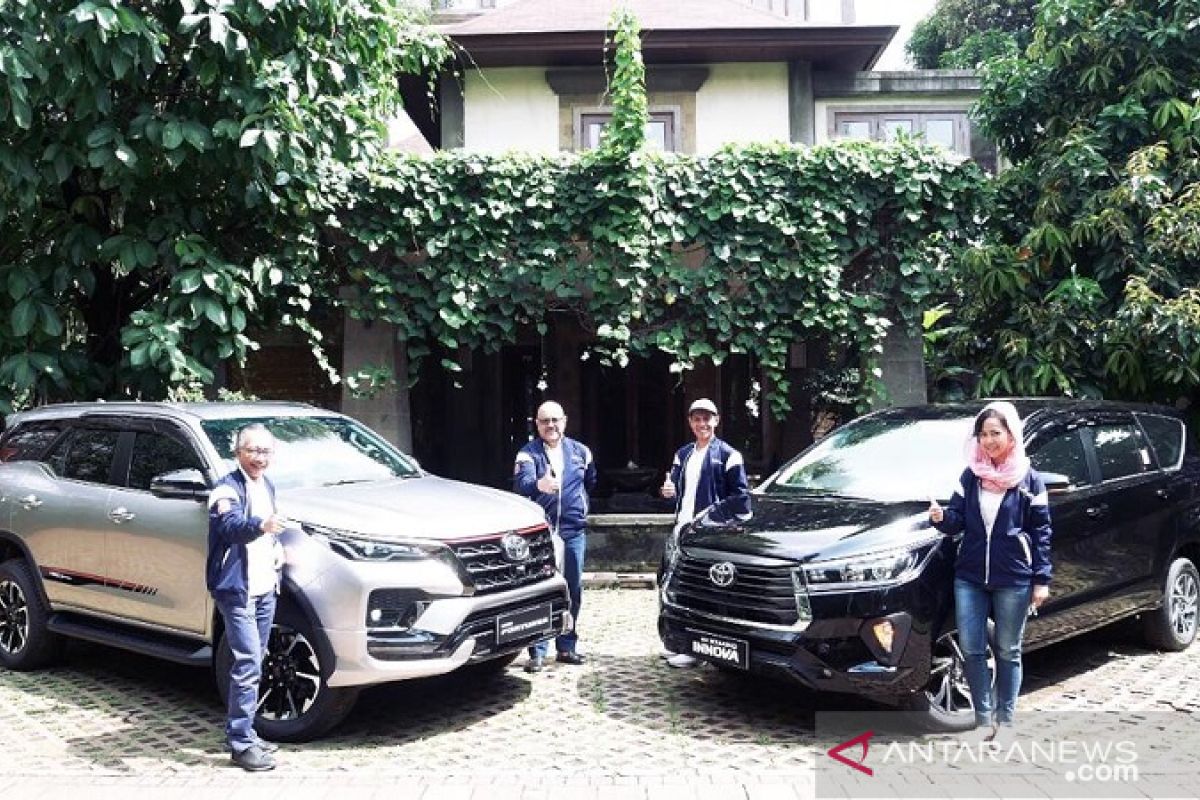 Toyota luncurkan Fortuner dan New Kijang Innova secara online