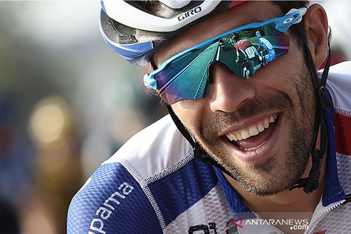 Thibaut Pinot mundur dari Vuelta a Espana karena masalah punggung