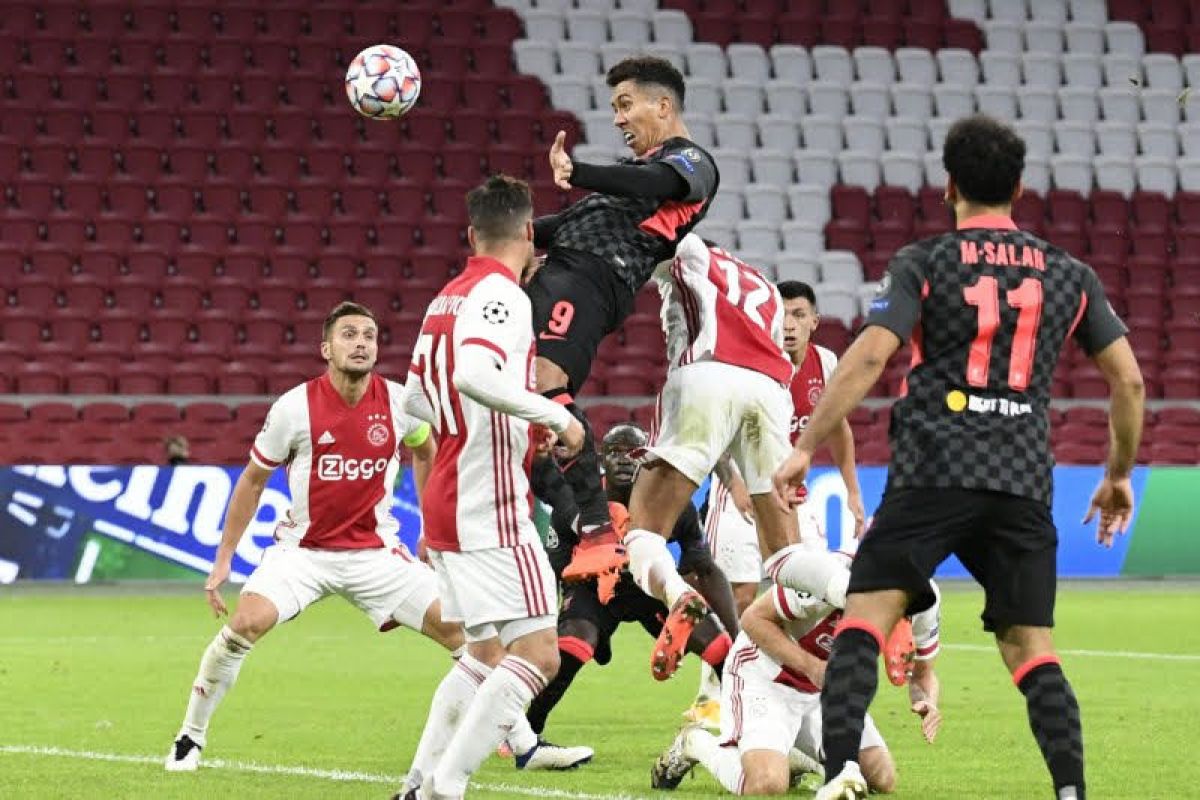 Gol bunuh diri Tagliafico buat Liverpool curi poin penuh dari Ajax