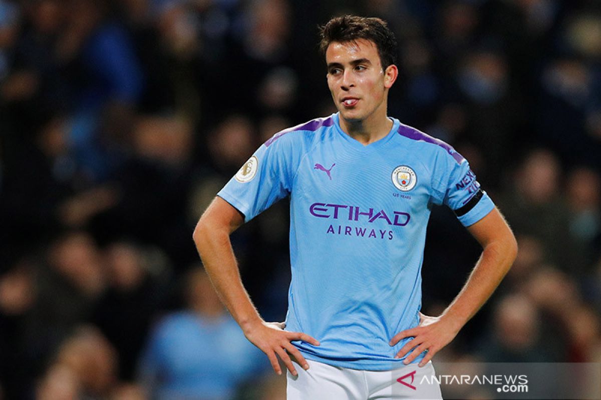 Guardiola rayu Eric Garcia perpanjang kontrak di Manchester City