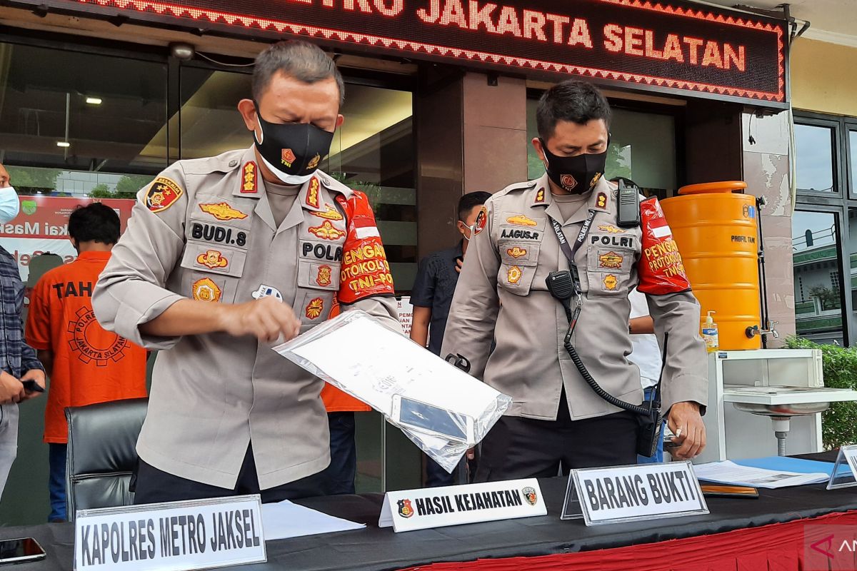 Tiga pelajar jambret ponsel, terancam 9 tahun penjara