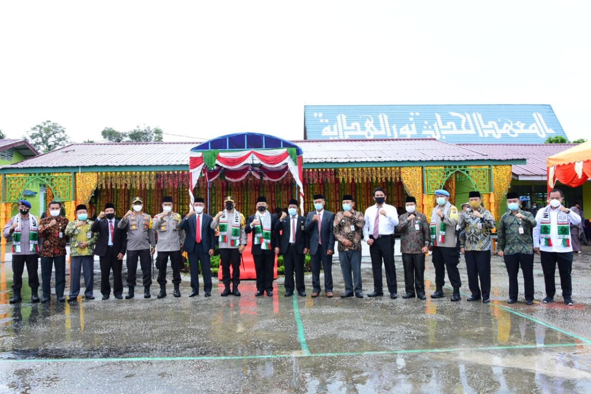 Peringatan Hari Santri Nasional di Bengkalis diguyur hujan