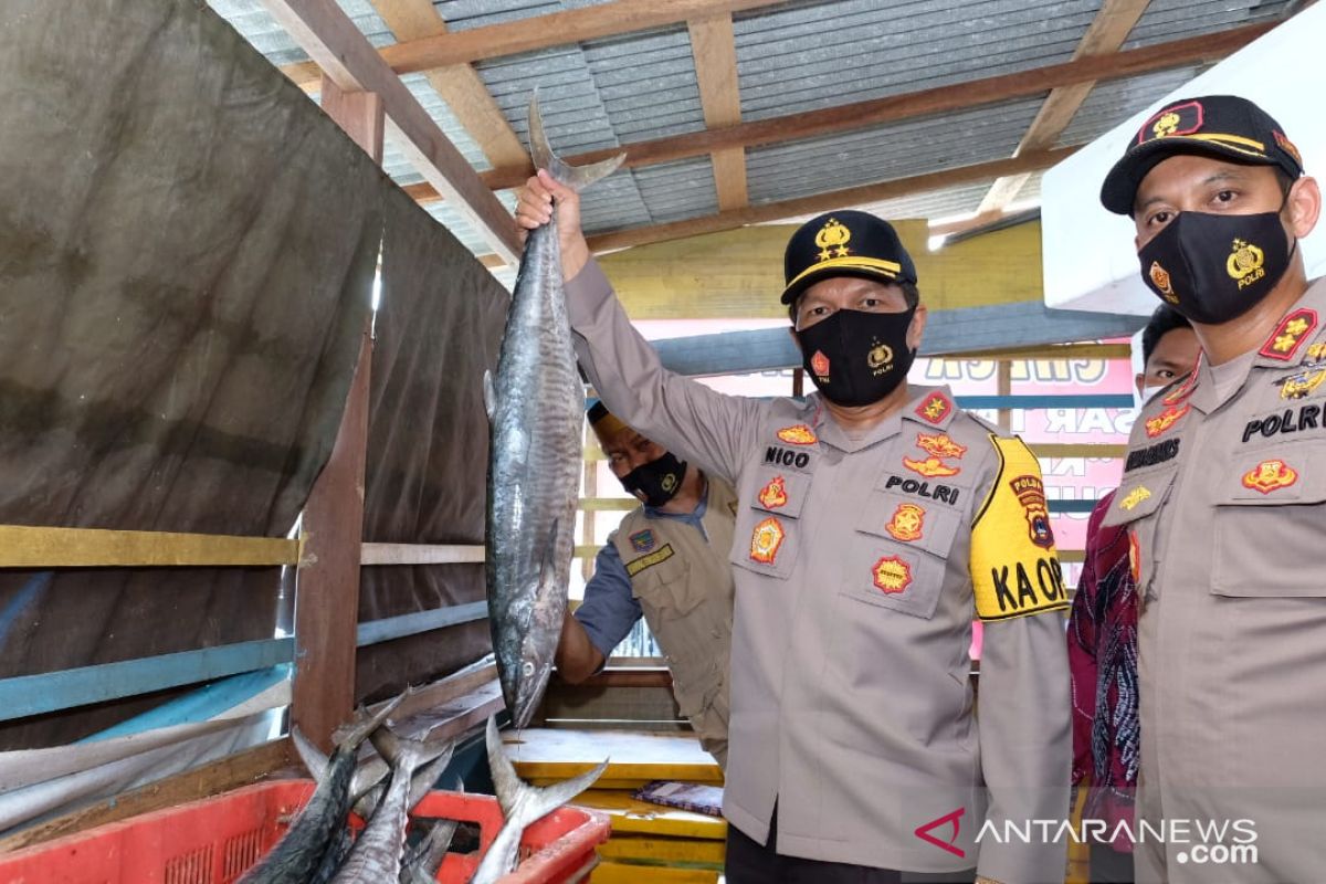 Kapolda Kalsel motivasi UMKM Kotabaru di tengah pandemi