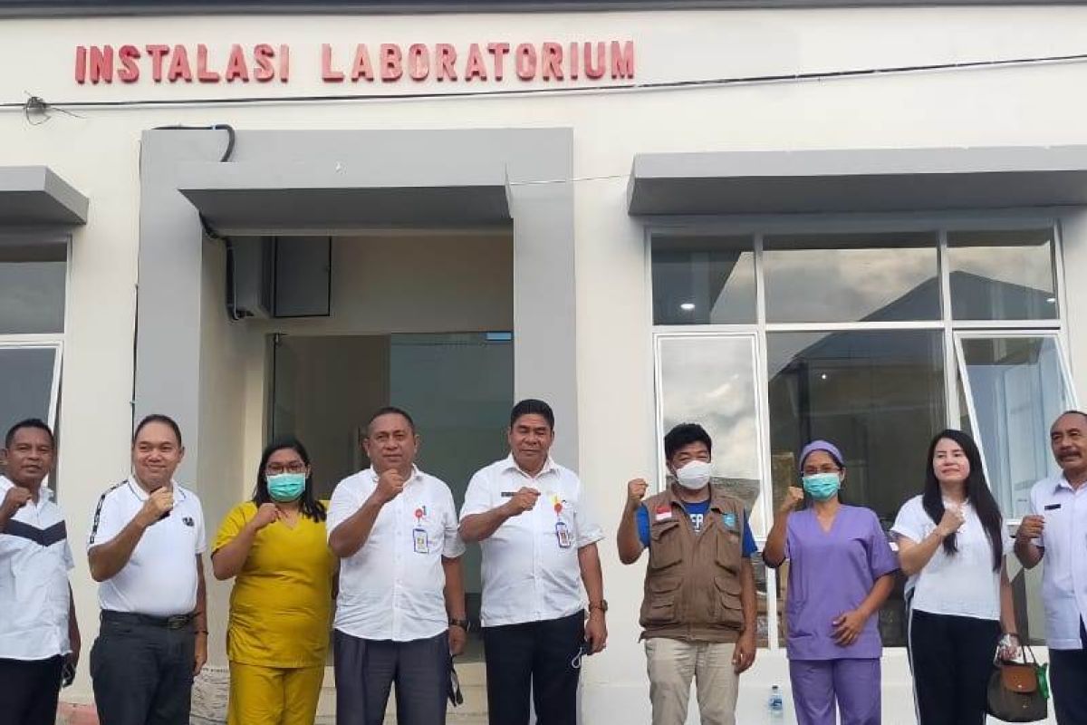 PT NHM salurkan bantuan alat PCR ke  Pemkab Halmahera Utara