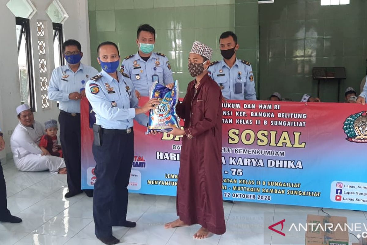 Lapas Sungailiat salurkan paket sembako kepada santri pesantren