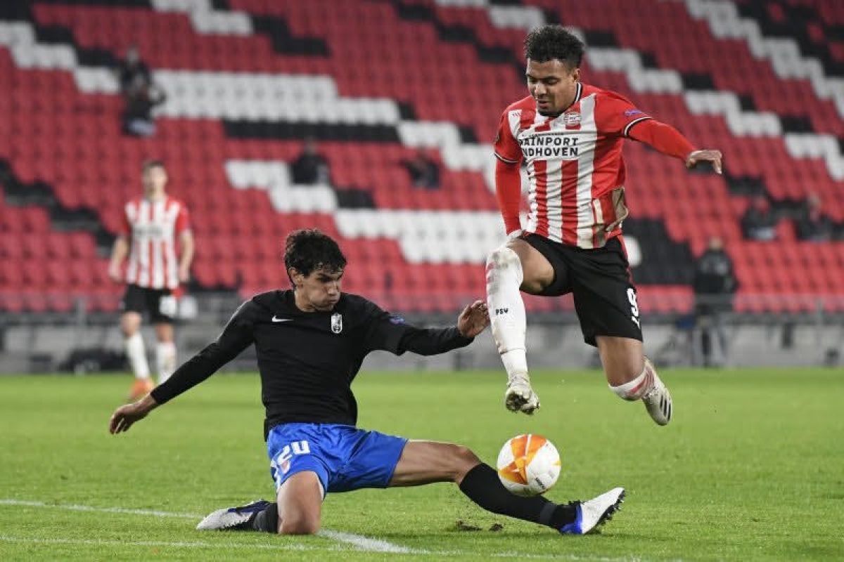 Liga Belanda  - Permainan agresif Vitesse paksa PSV telan kekalahan 2-1