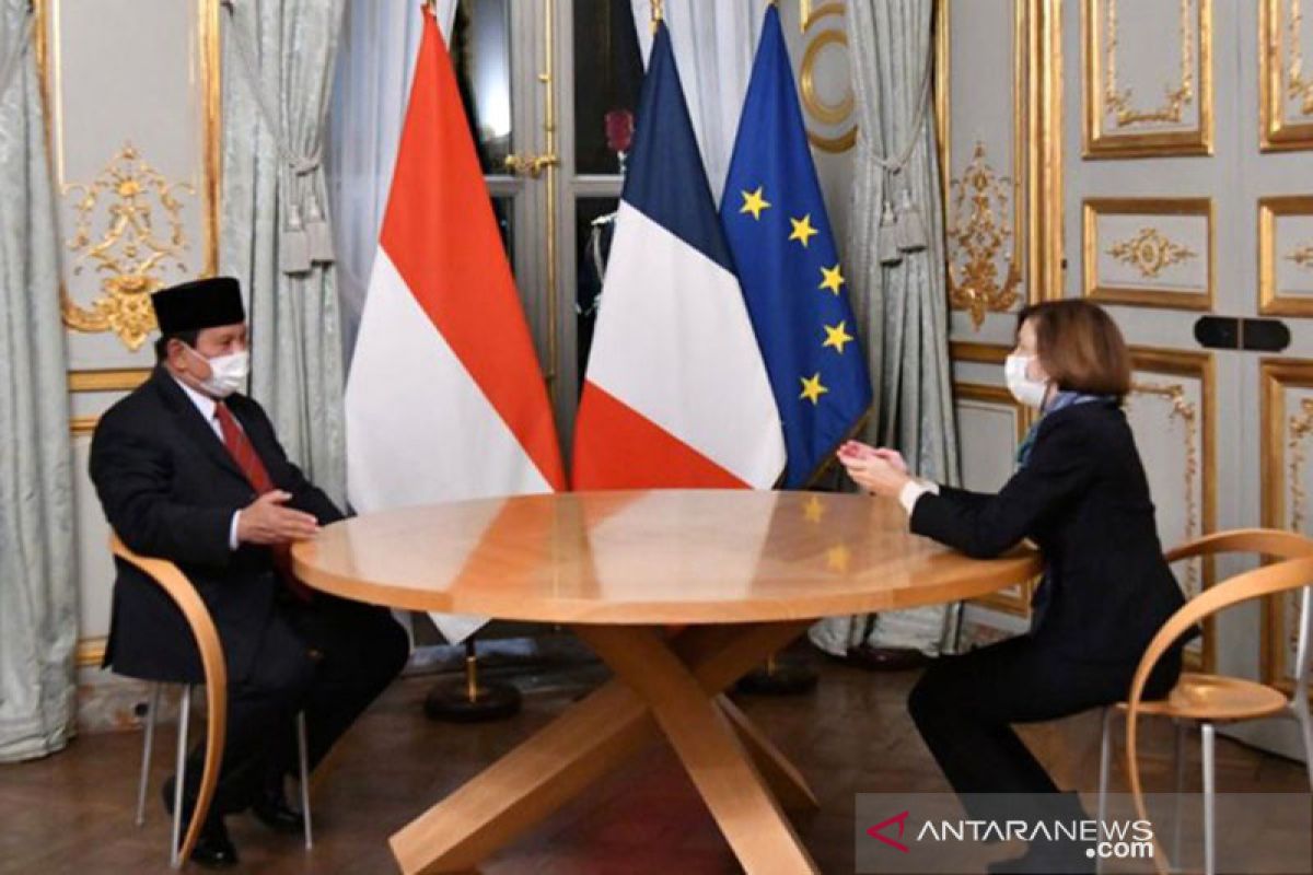 Kemarin, Prabowo tertinggi disurvei hingga JK bertemu Paus Fransiskus