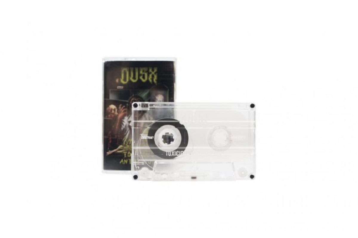 Grup musik Dusx rilis mini album dalam format kaset pita