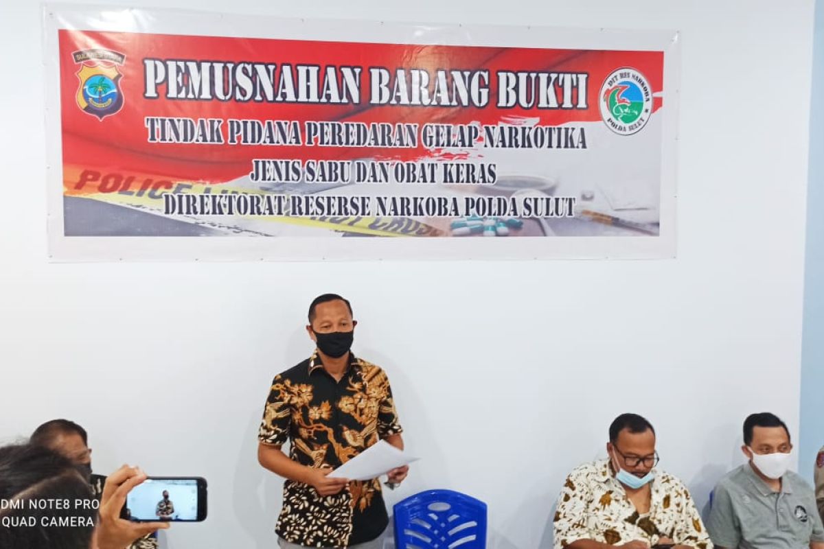 Ditresnarkoba Polda Sulut musnahkan barang bukti 26,86 gram sabu-sabu