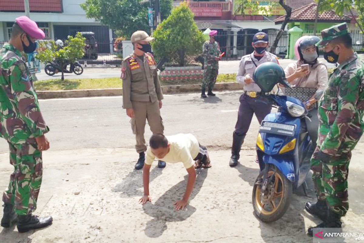 Mencegah penyebaran COVID-19 di musim libur