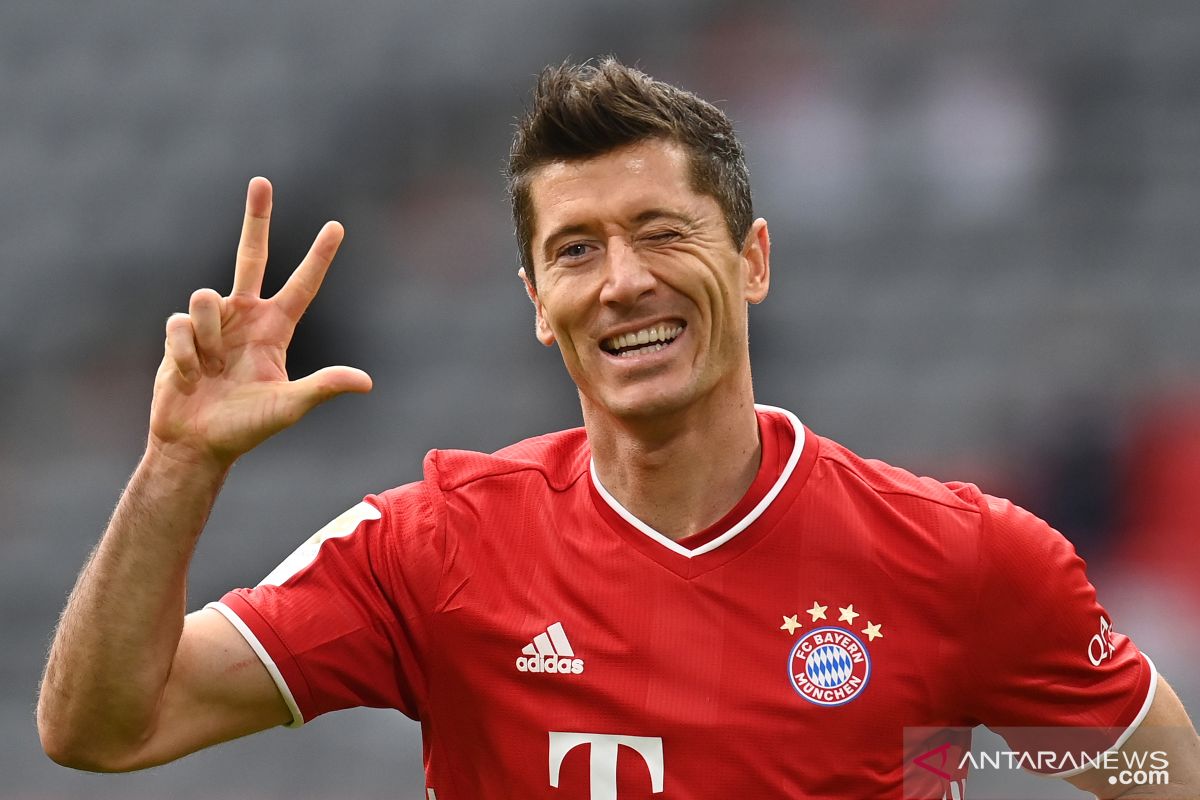 Bayern  kalahkan Frankfurt, tiga gol disumbang Lewandowski