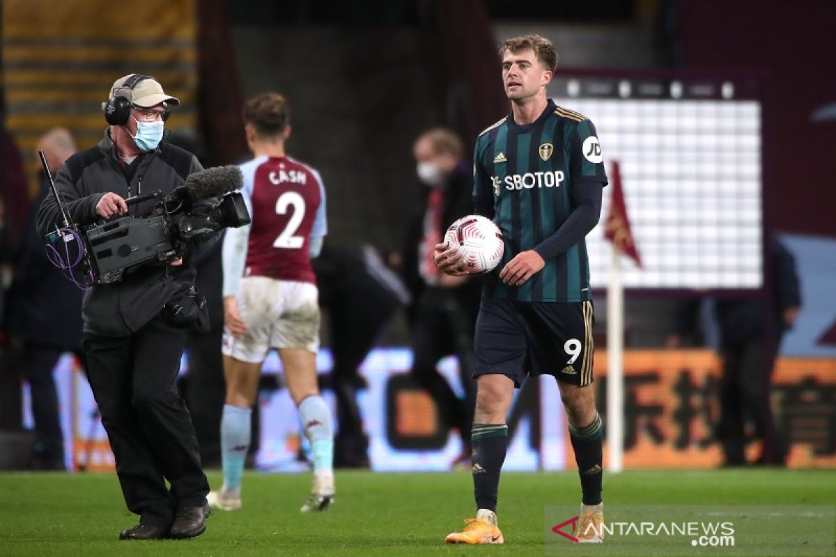 Patrick Bamford trigol, Leeds runtuhkan mimpi  Villa ke puncak klasemen