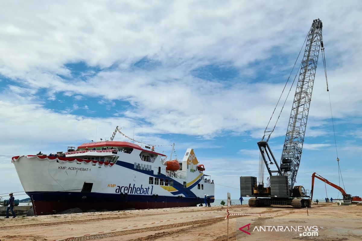 Menjawab kebutuhan rakyat pulau Tanah Rencong dengan KMP Aceh Hebat