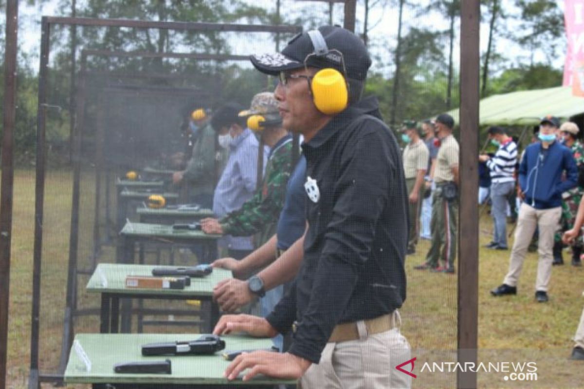 Memperingati HUT Ke-75 TNI, Perbakin dan TNI Babel selenggarakan lomba tembak