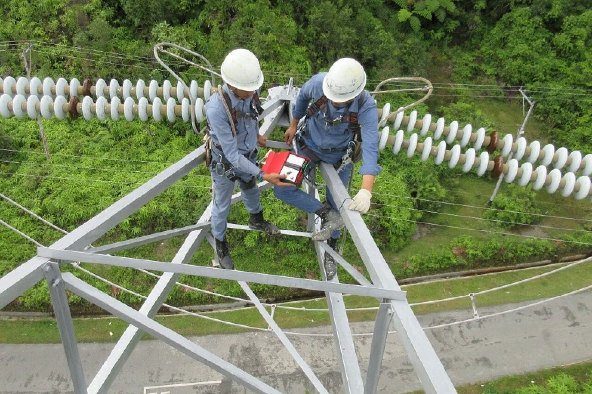 Perawatan Menara Transmisi