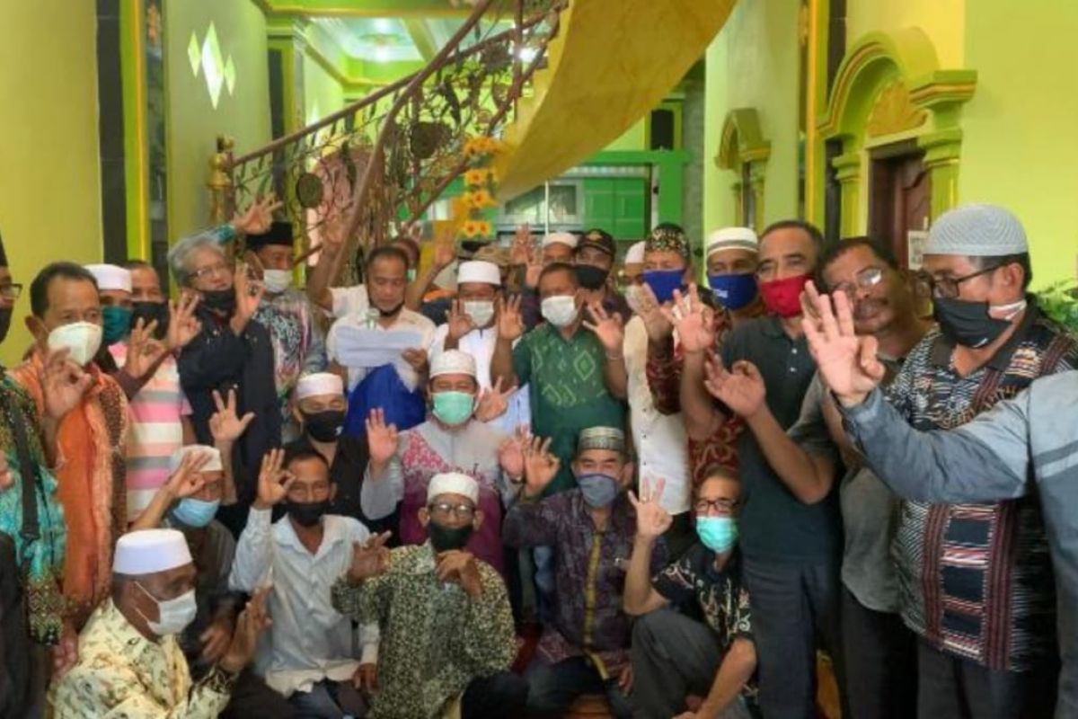 34 mantan kepala desa dan mantan lurah se-Kusan Hilir deklarasi pemenangan ZR