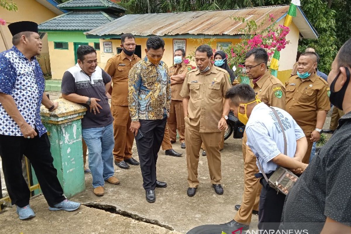 Pimpinan DPRD Padangsidimpuan bersama Dinas PU, Perkim tinjau drainase langganan banjir