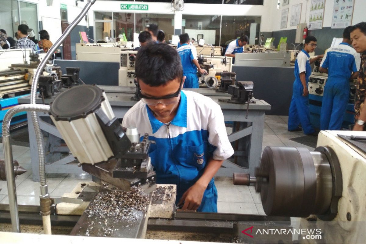 Dua pelajar SMK di Kudus raih medali emas tingkat nasional