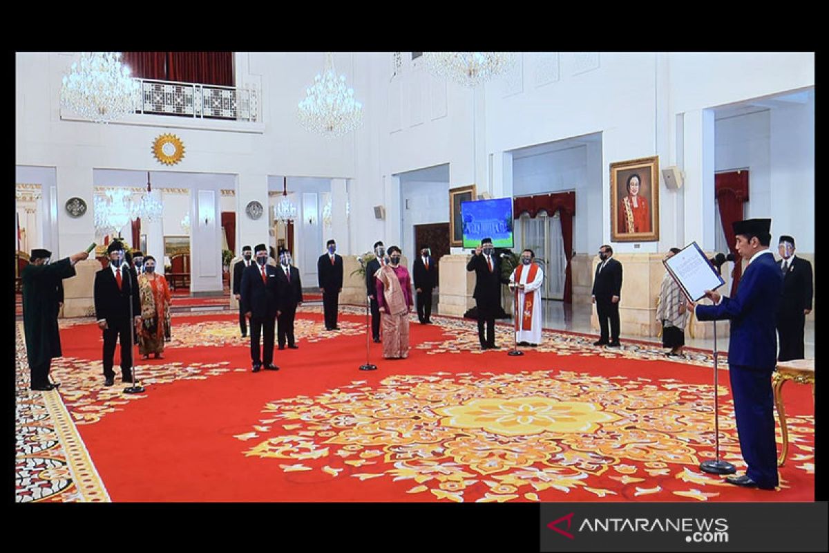 Presiden Jokowi lantik 12 duta besar untuk negara sahabat
